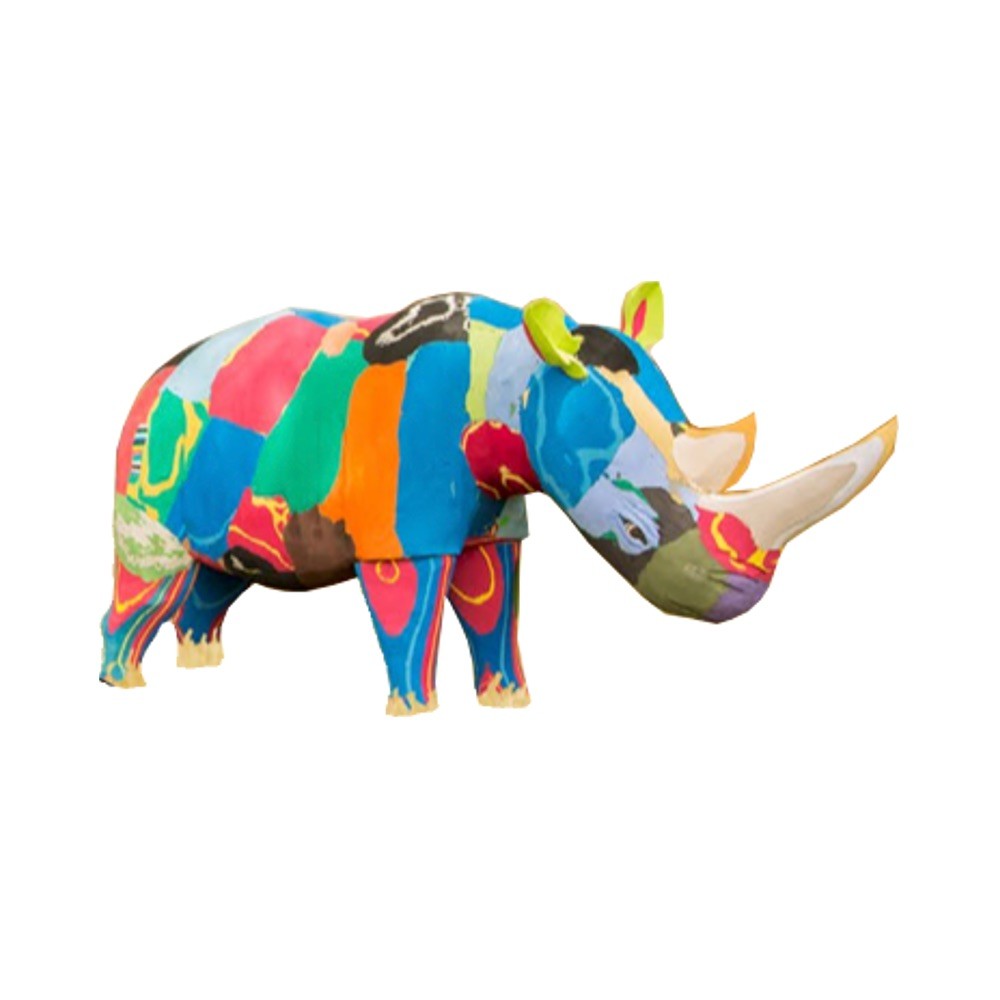 En skulptur av en noshörning